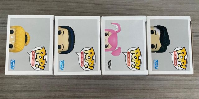 4 Funkos Friends