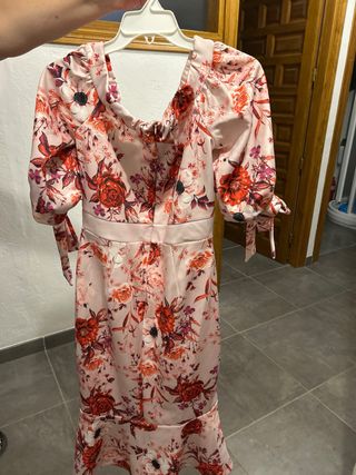 Vestido floral rosa y rojo