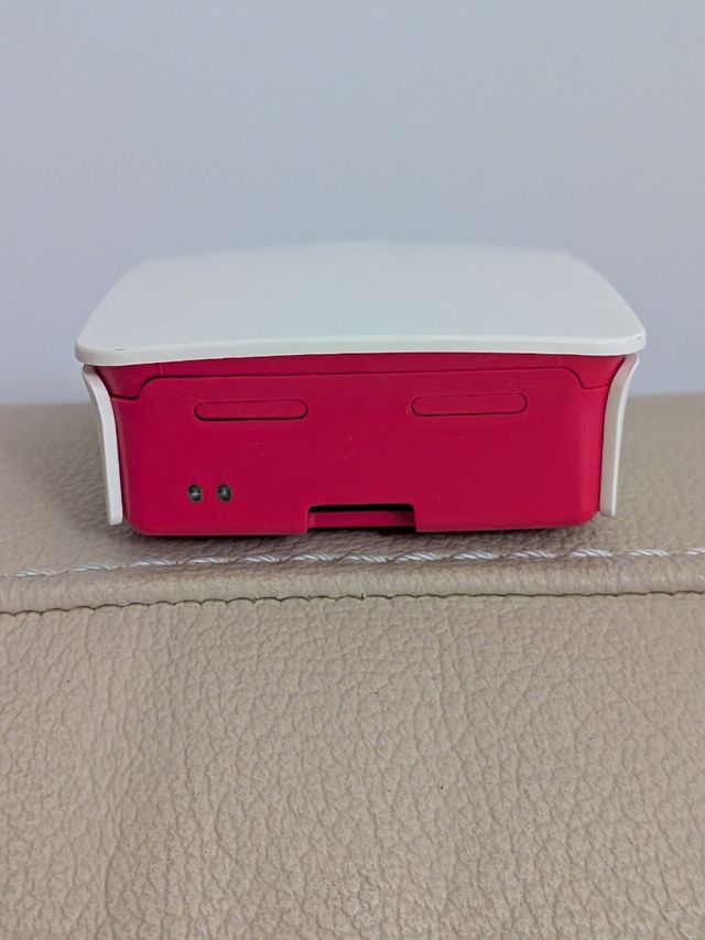 Raspberry Pi 2 Model B + Caja oficial