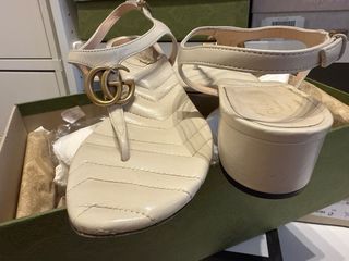 Sandalias Gucci beige talla 39