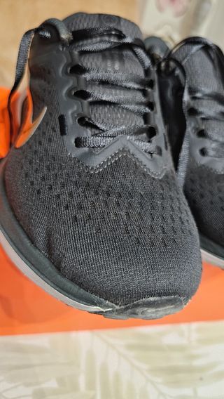 Zapatillas Nike Air Winflo 10 - Negras/Doradas