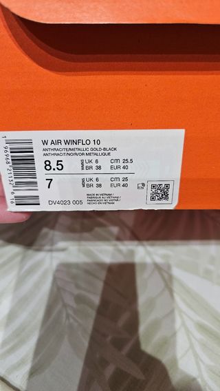Zapatillas Nike Air Winflo 10 - Negras/Doradas