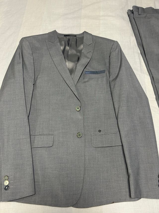 Traje Gris - Chaqueta y Pantalón