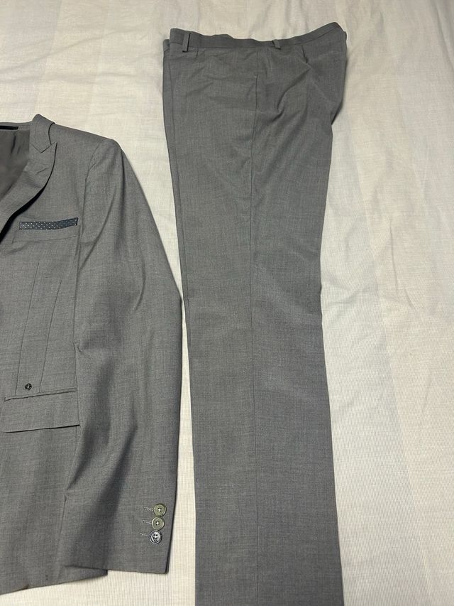 Traje Gris - Chaqueta y Pantalón