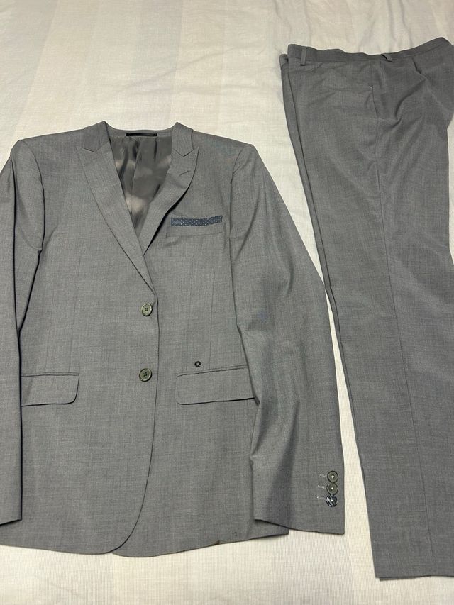 Traje Gris - Chaqueta y Pantalón