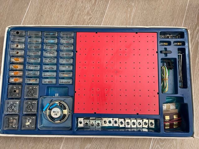 Scatron Técnico Radio - Juego Electrónico