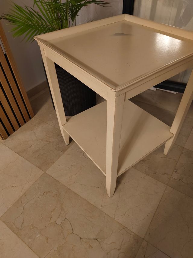 Mesa auxiliar Ikea - Blanca