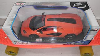 Lamborghini Countach LPI 800-4 Maisto 1:18