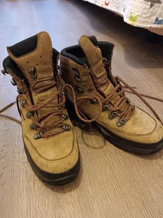 Botas montaña Lowa trekking