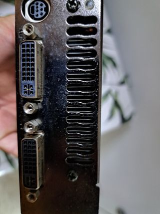 Gráfica Asus EN9800GTX