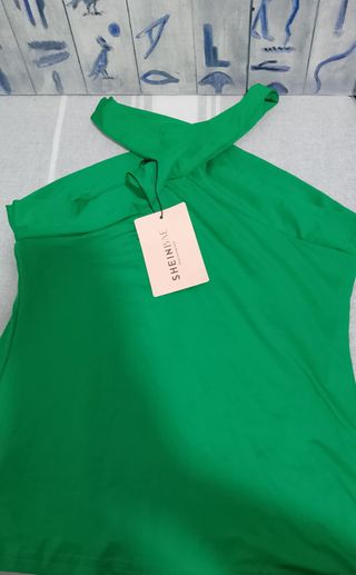 Blusa Shein M - Negra y Rosa