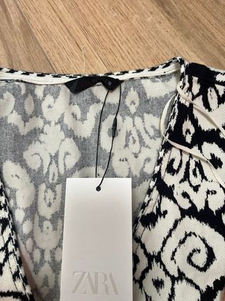 Conjunto Zara - Top corto y falda