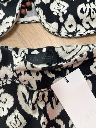 Conjunto Zara - Top corto y falda