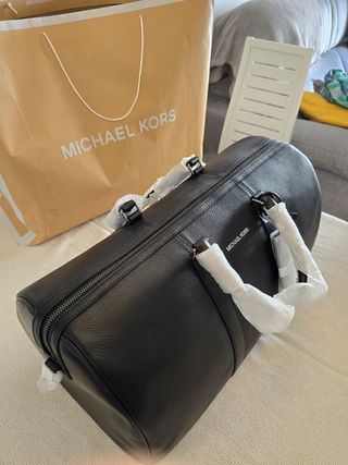 Bolsa de viaje negra Michael Kors Cooper de Cuero