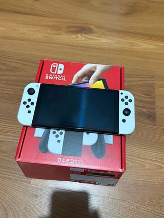 Nintendo Switch + 4 giochi