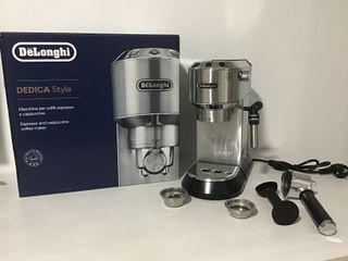 Cafetera DeLonghi Dedica