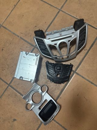 Panel radio Ford Fiesta - 4 piezas