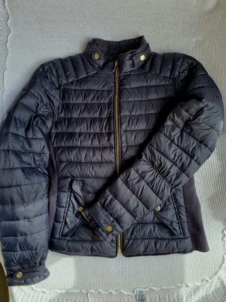 Cazadora acolchada azul marino