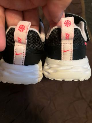 Zapatillas Nike niña talla 26