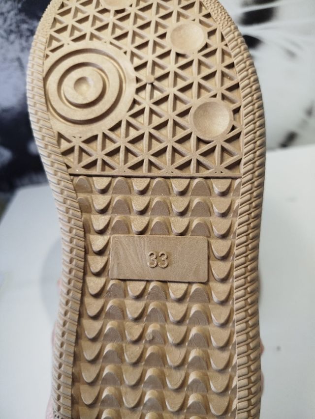 Zapatillas niño grises y blancas