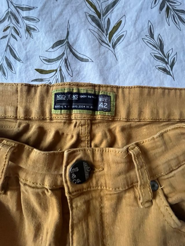 Bermuda corta Inside mostaza