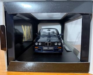 ÚLTIMA UNIDAD!! BMW 325iE30 1/18 Azul metalizado