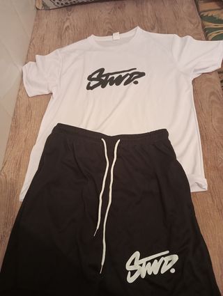 Conjunto deportivo hombre blanco y negro
