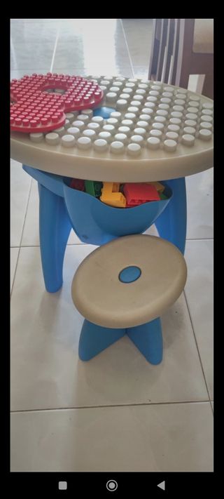 Mesa de construcción infantil