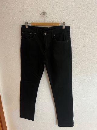 Vaqueros Levis negros
