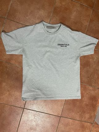 Camiseta Essentials gris
