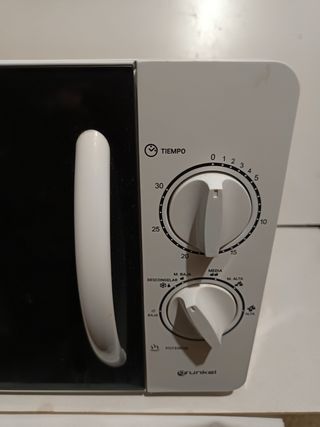 Microondas Grunkel blanco