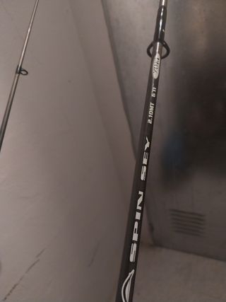 Caña spinning Yuki Spin Sey 2.10m y carrete daiwa