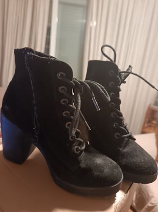 Botines negros tacón