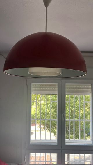 Dormitorio juvenil en azul y rojo  con colchón.