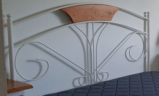 Cabecero cama 135cm blanco metal-madera.