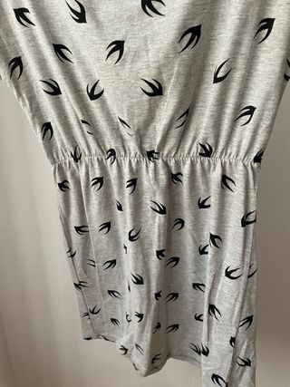 Vestido gris estampado