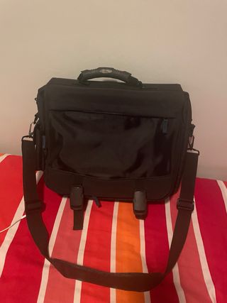 Maletín portátil negro para pc y documentos
