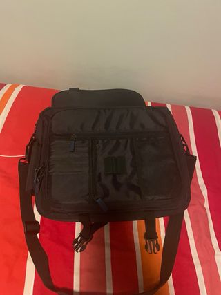 Maletín portátil negro para pc y documentos