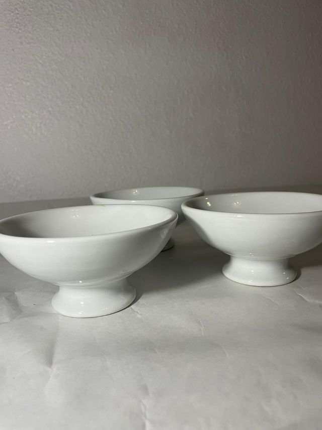 4 taças de porcelana branca