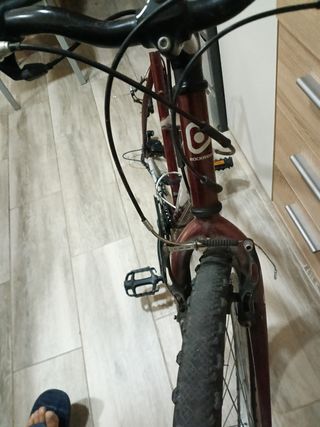 Bicicletas montaña la rock rhaider está cuadro,man
