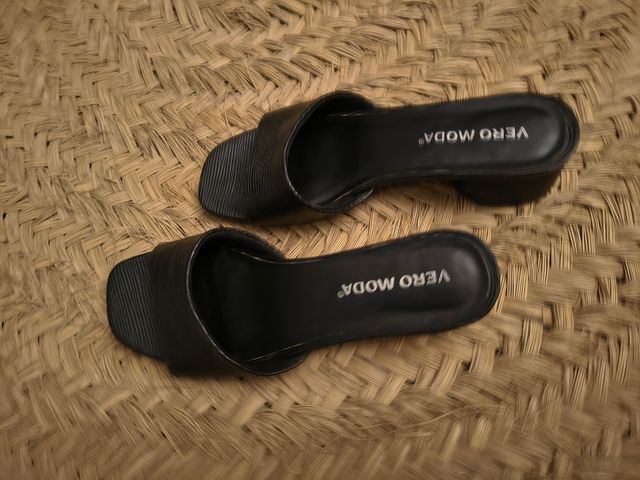 Zapatos VERO MODA negros - talla 38