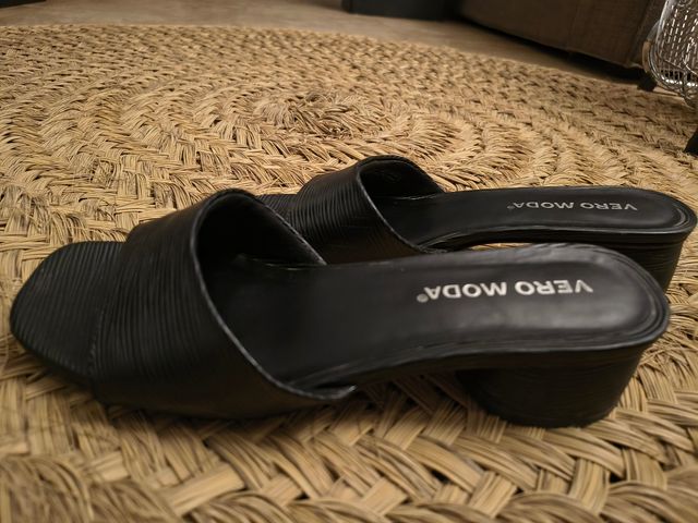 Zapatos VERO MODA negros - talla 38