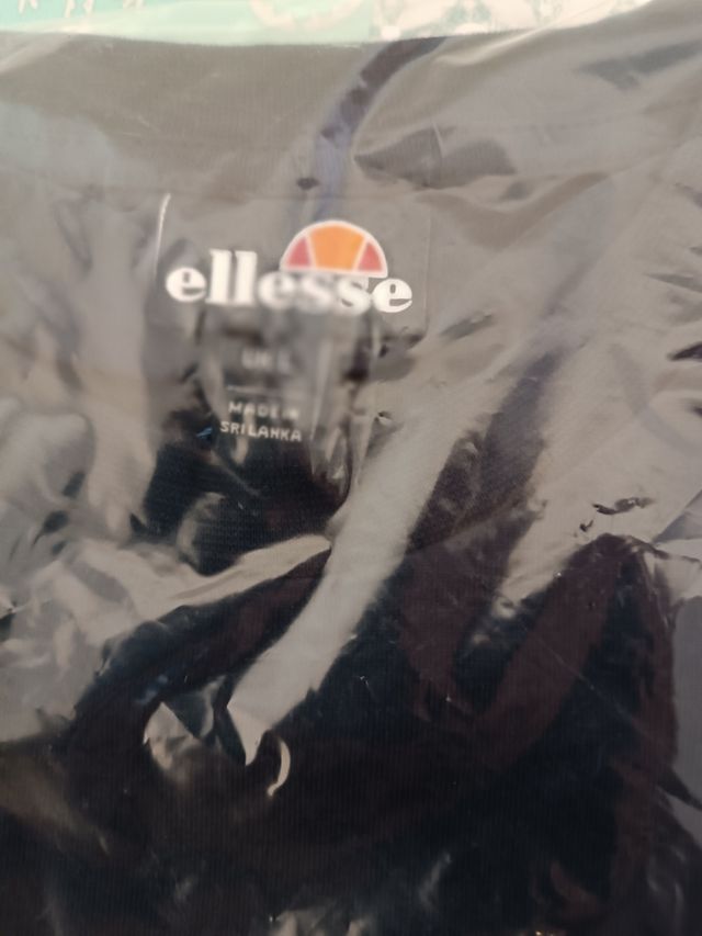 Camiseta Ellesse negra - Talla L