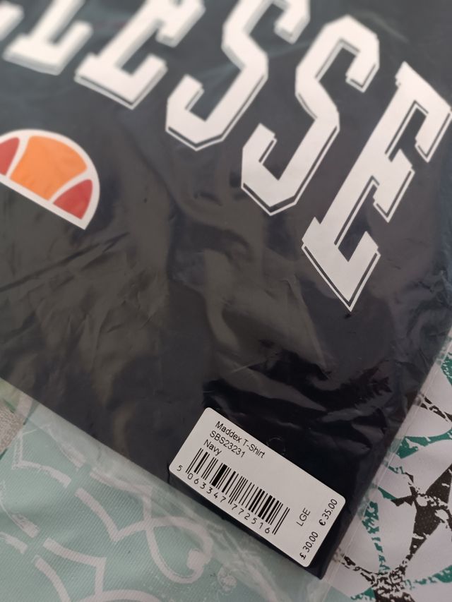 Camiseta Ellesse negra - Talla L