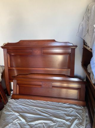  cama matrimonio madera y dos mesitas a juego 