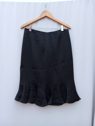 Falda midi Armani negra seda talla M