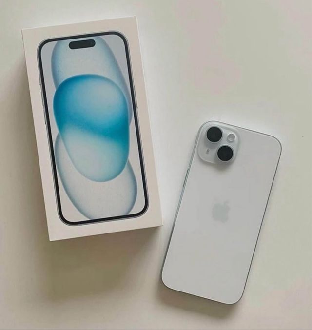 iPhone 15 blanco azulado