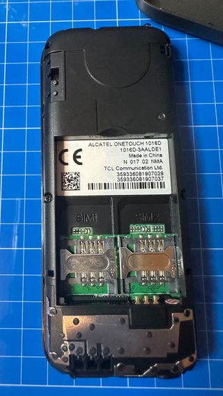 Alcatel 1016D - Telefono cellulare