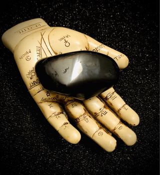 Piedra Turmalina pulida
Cuarzos- Minerales- Tarot 