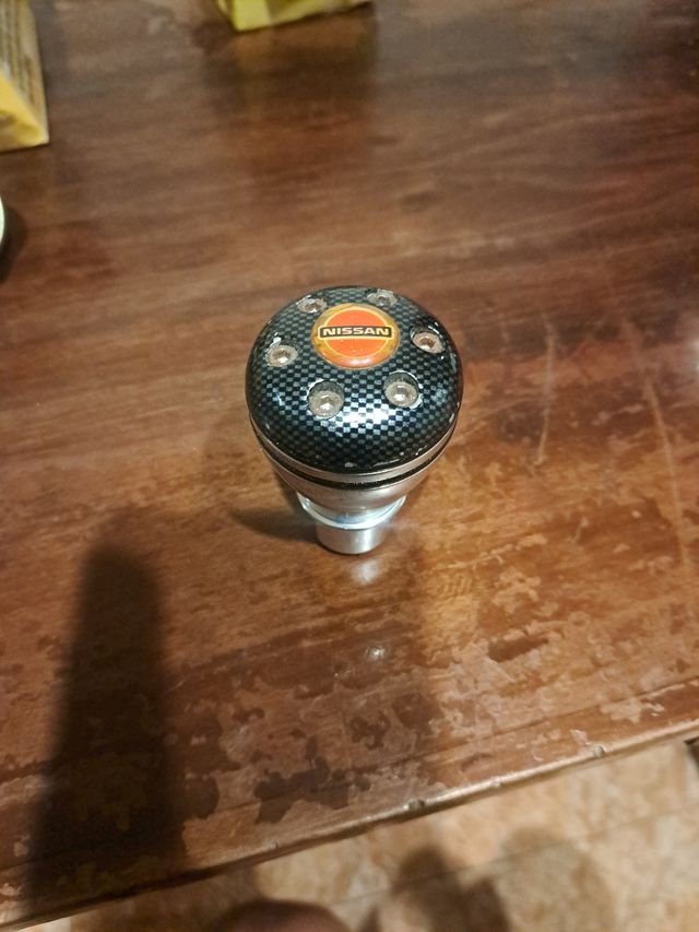 Pomo marchas Nissan - carbono